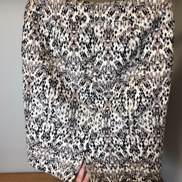 Womens pattern mini skirt - Picture 2 of 2